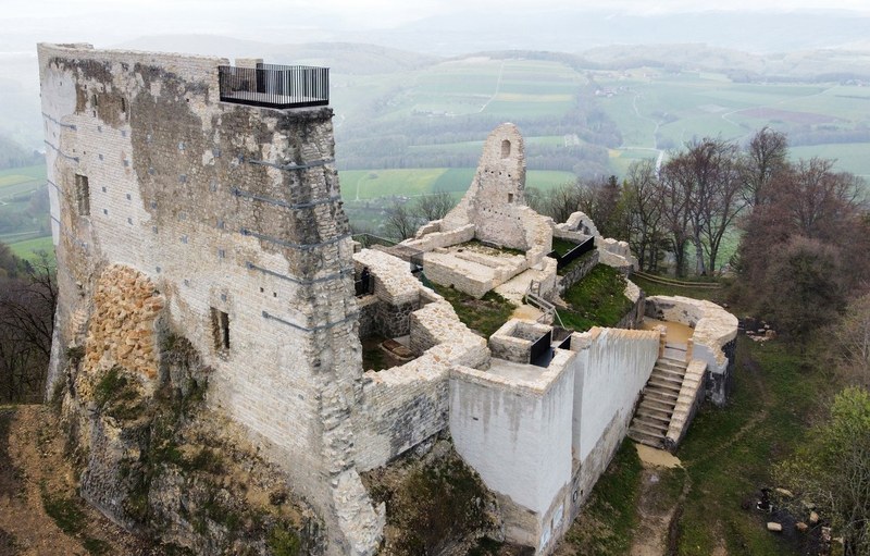 Die Burgruine Farnsburg