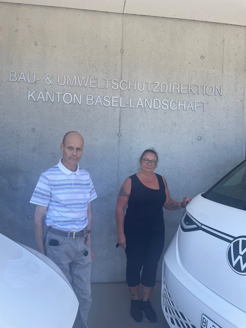 Die beiden Weibel der kantonalen Verwaltung: Andreas Brodbeck und Nathalie Fernandez
