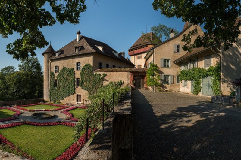 Schlossvorplatz