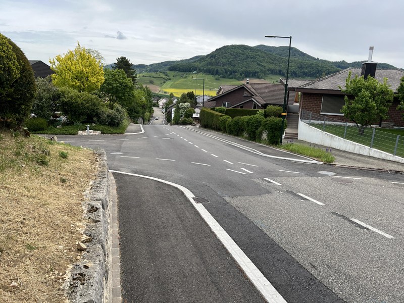 Känerkinden: Neuer Deckbelag in der Hauptstrasse
