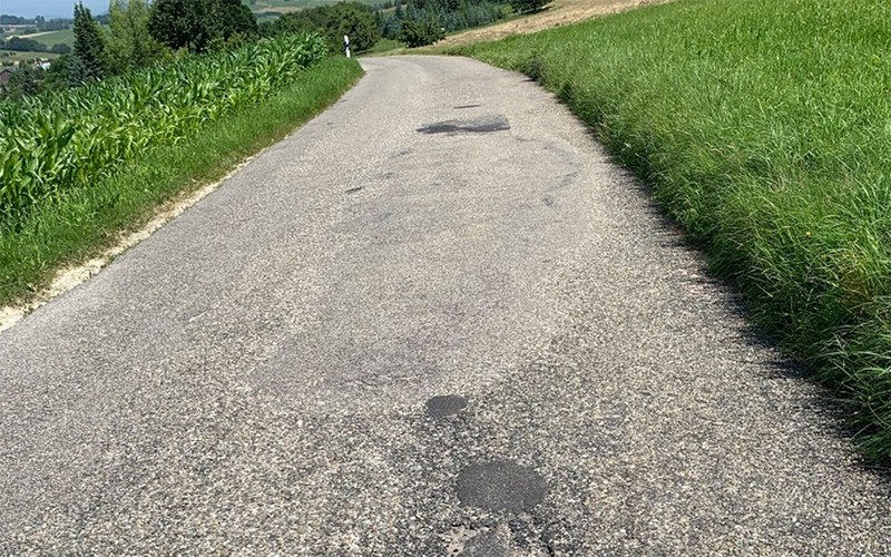 Kantonsstrasse zwischen Oltingen und Zeglingen
