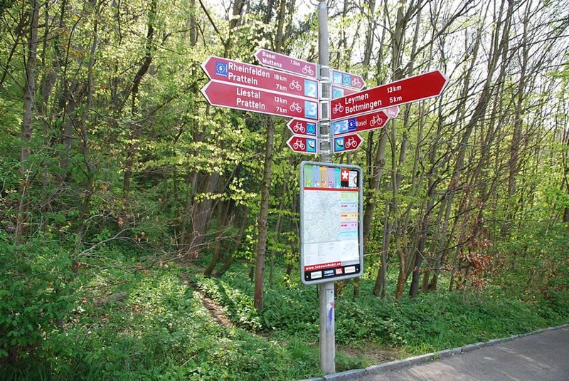 mit-bud_2012-04-03_wegweiser_alt.jpg