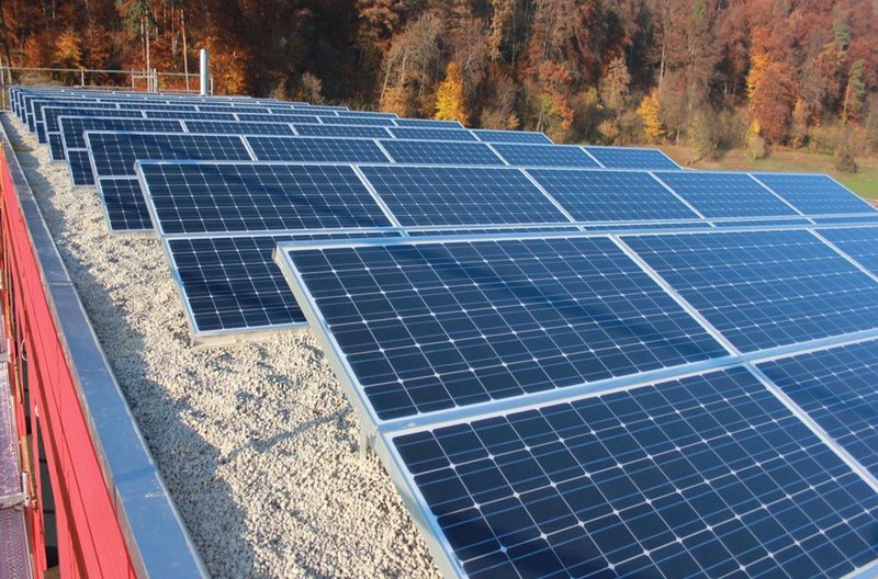 Abbildung Solarpanel auf Dach
