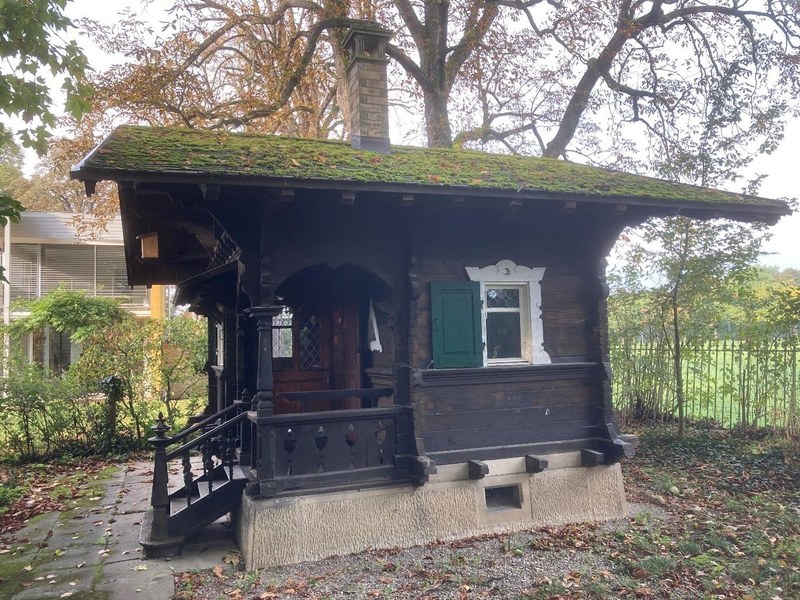 Kinderchalet, Seitenansicht