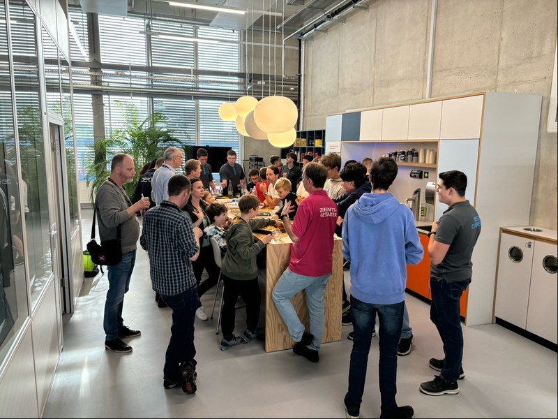 Family-Event: Austausch und Apéro bei Endress+Hauser