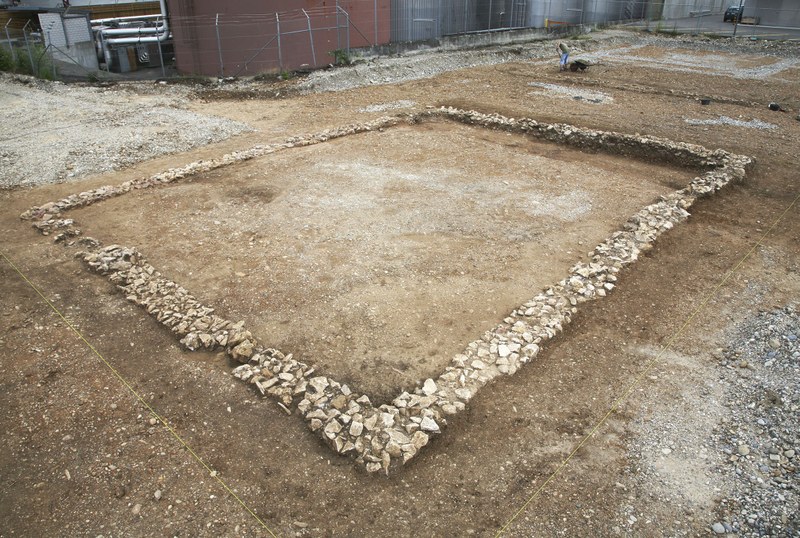 Fundamente von Wirtschaftsbauten im Areal des Gutshofes Pratteln-Kästeli.