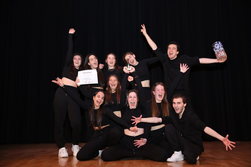 Tanzgruppe White Shadowz, Gymnasium Leonhard