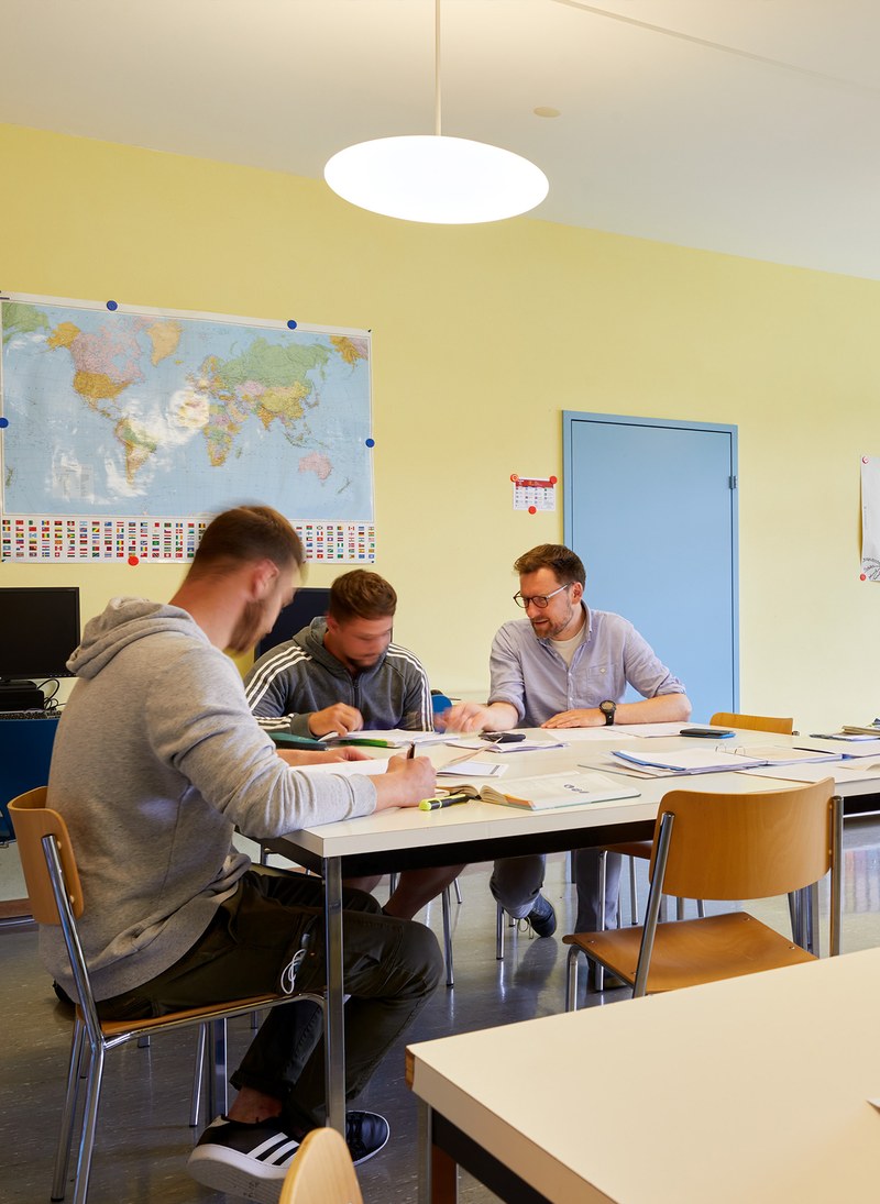 Programm Aufnahme von Jugendlichen mit geringen Deutschkenntnissen