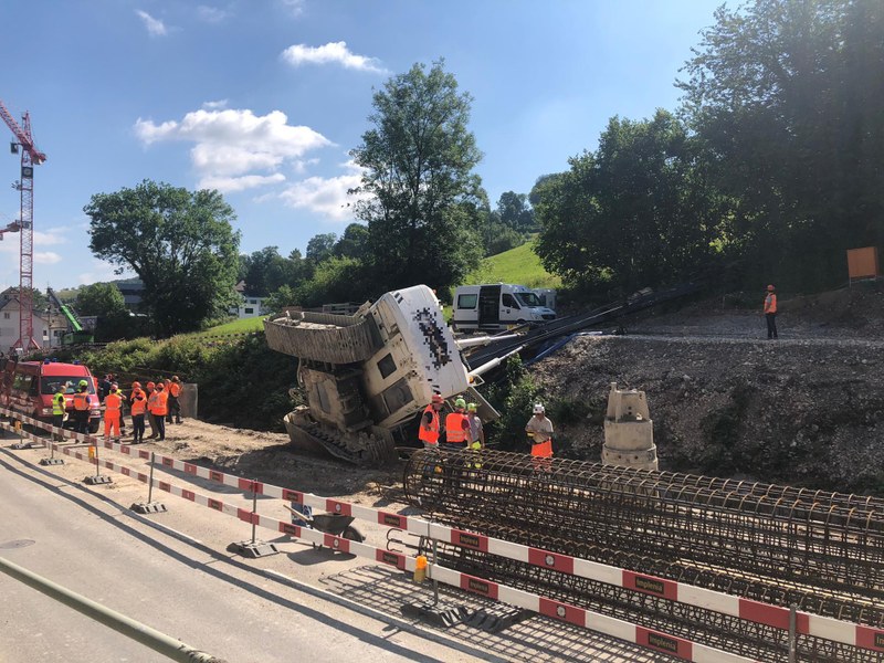 2021_07_02_Niederdorf_Bohrbagger_gekippt_2