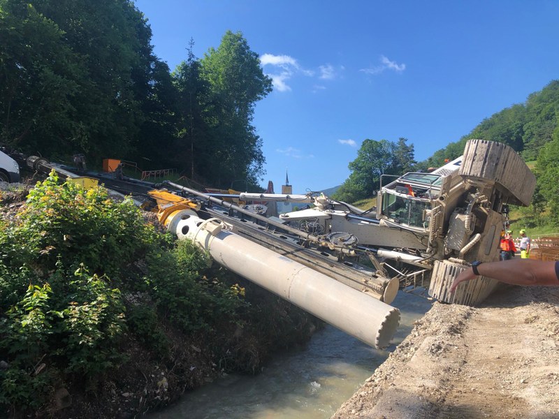 2021_07_02_Niederdorf_Bohrbagger_gekippt_3