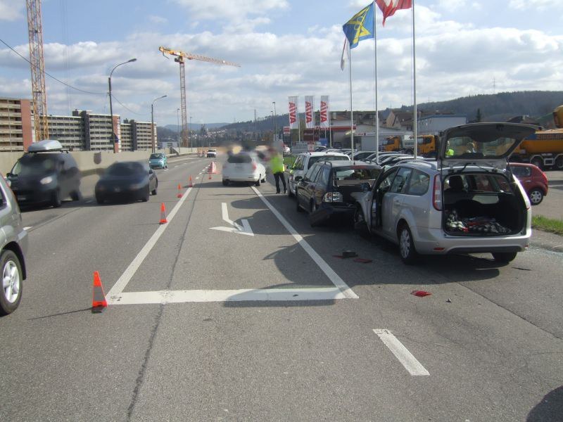 liestal_210_vu_auffahrkollision_2_310312.jpg