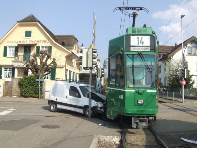 254_02.jpg