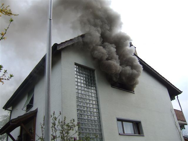 wahlen_brand_efh_220409_01.jpg