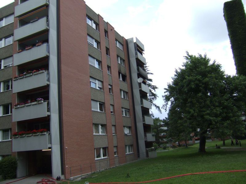 402_03.jpg