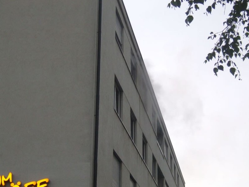 423_1_01.jpg