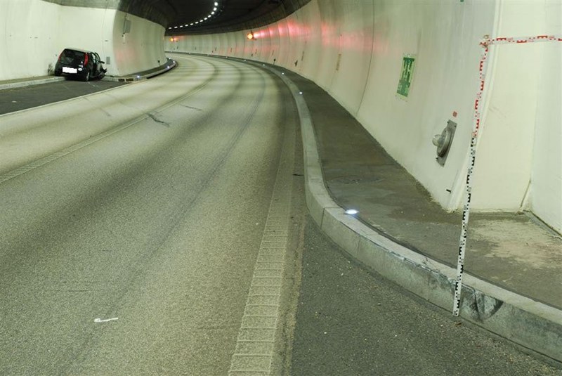 895_3_01.jpg