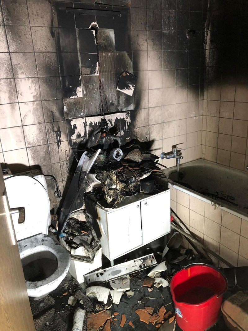 2020_09_12_Füllinsdorf_Brand_MfH_Badezimmer