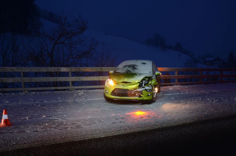 2017_01_10_Langenbruck_VU_Selbstunfall Pw_1