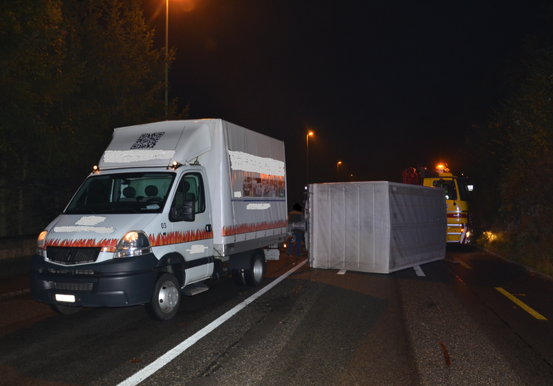 2016_10_24_Dittingen_VU_Lieferwagen_MM und Zeugenaufruf