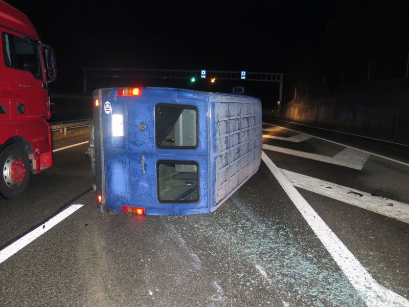 2016_12_01_Diegten_A2_Selbstunfall_Kleinbus