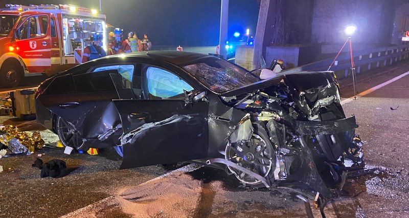 2021_11_13_Autobahn_A2_Arisdorf_Selbstunfall_Pw_2