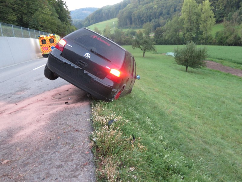 2020_09_18_Buus_Selbstunfall_Pw_Zeugen_1