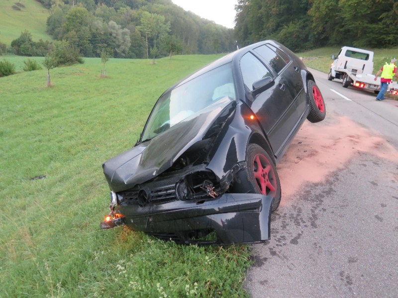 2020_09_18_Buus_Selbstunfall_Pw_Zeugen_2