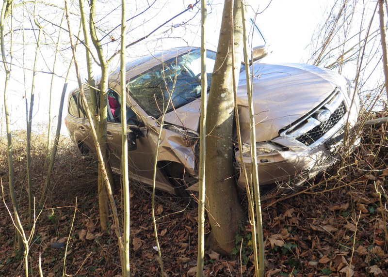 2016_12_08_Müchenstein_Autobahn A18_VU_Selbstunfall_1