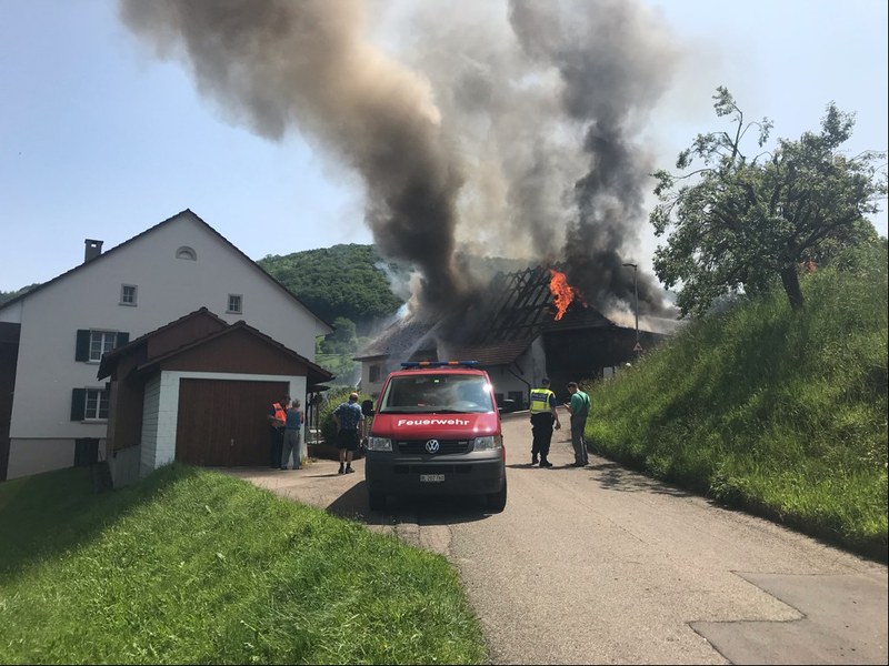 2019_06_04_Oltingen_Vollbrand_Scheune_Bauernhaus_1