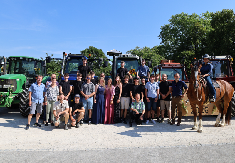 18 neue Landwirtinnen und Landwirte am Ebenrain
